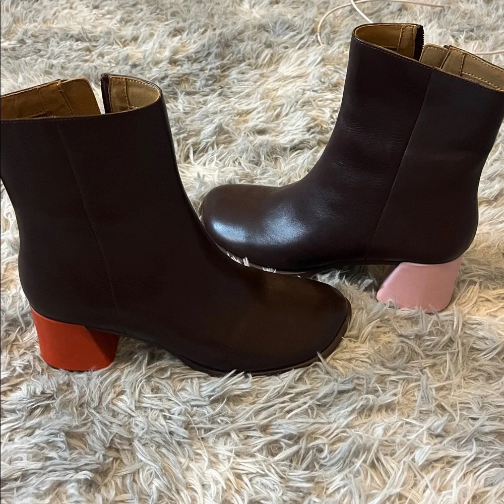 NWT RETAIL $275 Two-Tone Ankle Boots size 9.5 Brand CAMPER - Picture 7 of 9